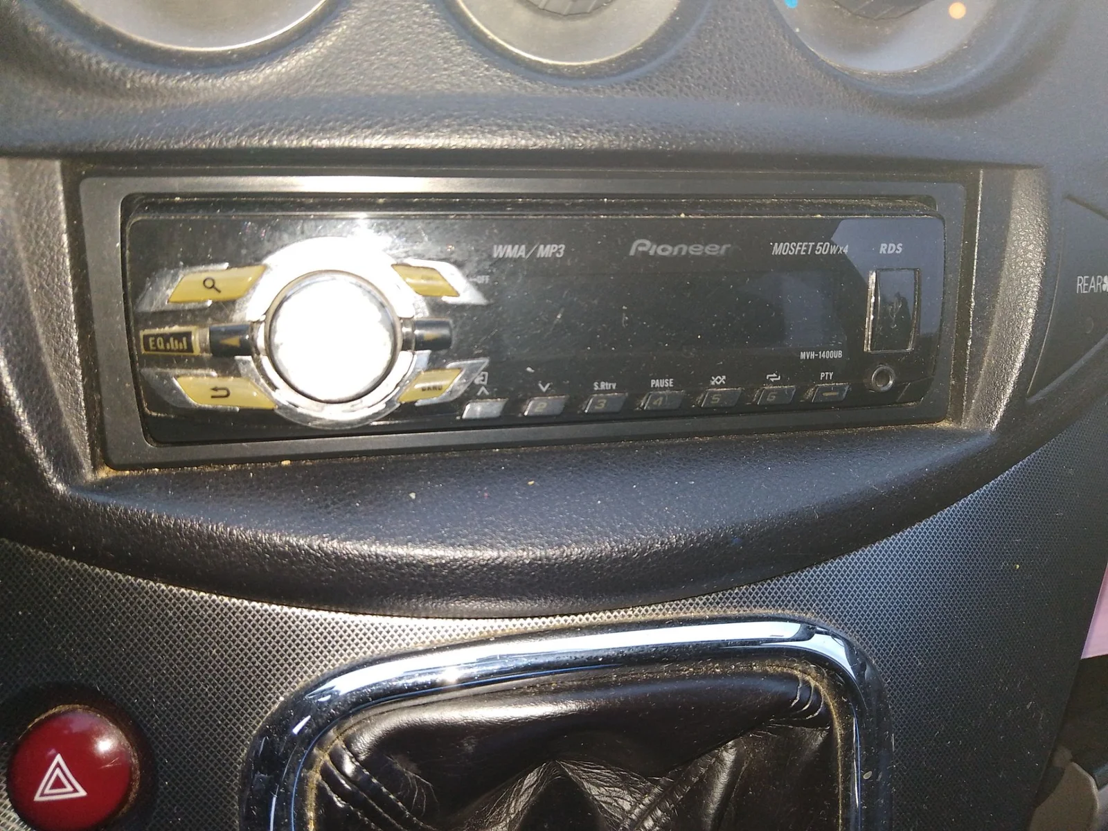 Foto de SISTEMA AUDIO / RADIO CD MITSUBISHI GRANDIS (NA0W) 2.0 DI-D CAT (136 CV / 100 KW)