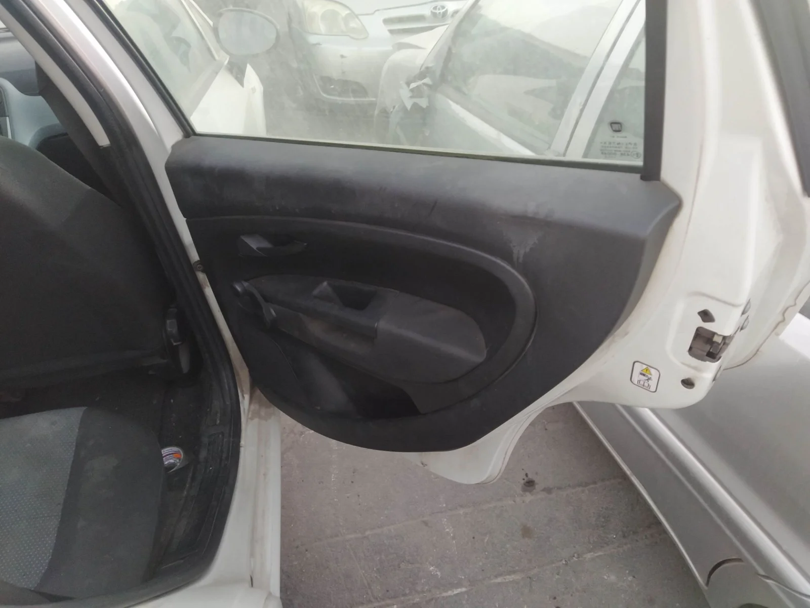Foto de MANETA INTERIOR TRASERA IZQUIERDA FIAT GRANDE PUNTO (199) 1.3 16V JTD CAT (75 CV / 55 KW)