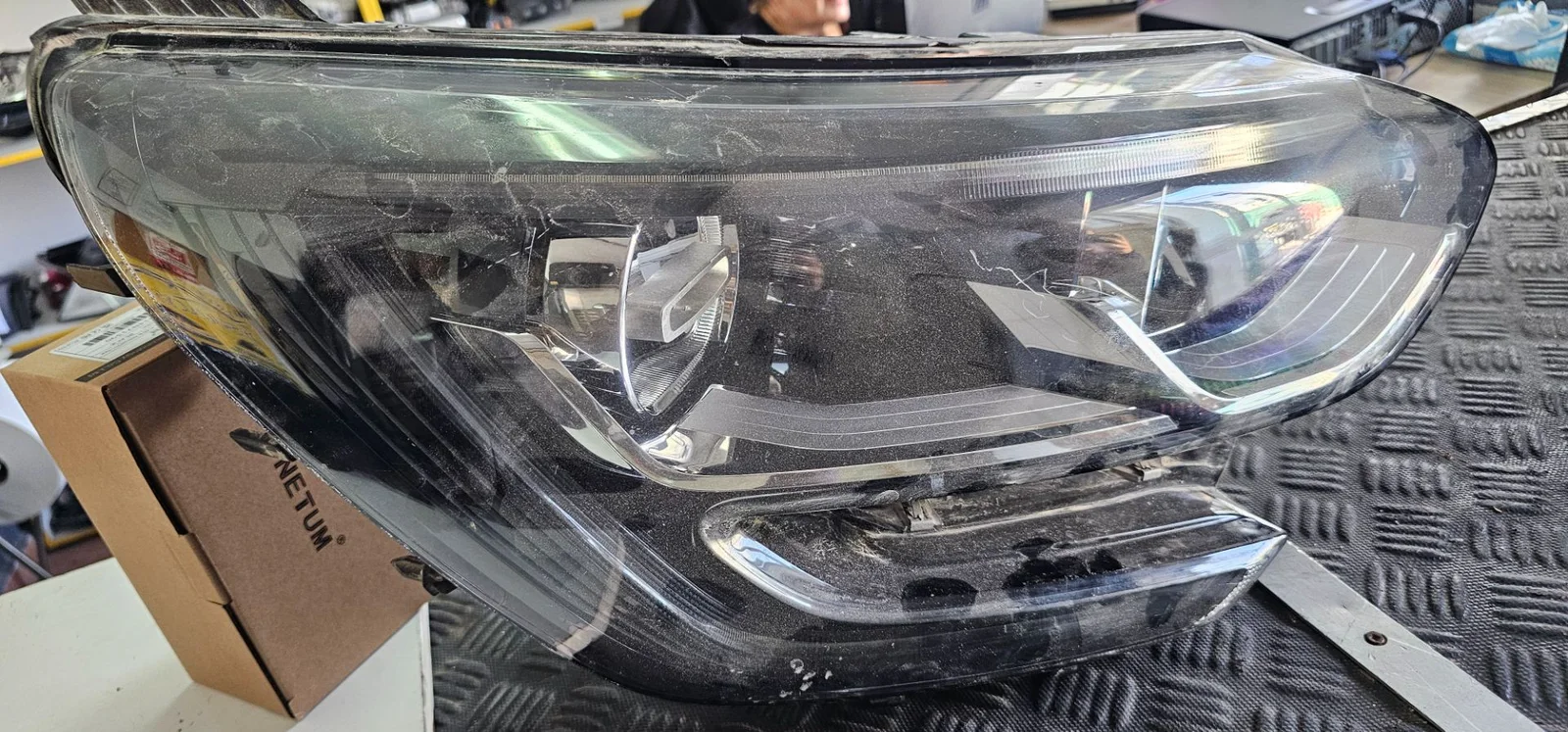 Foto de FARO DERECHO RENAULT MEGANE IV SPORT TOURER referencia 260108478R