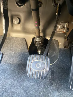 Foto de PEDAL FRENO NISSAN MICRA (K12E) 1.2 CAT (65 CV / 48 KW)