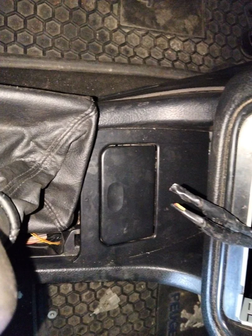Foto de CENICERO PEUGEOT 406 BERLINA (S1/S2) 2.0 HDi CAT (90 CV / 66 KW)