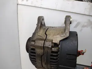 Foto de ALTERNADOR MITSUBISHI CARISMA BERLINA 4 (DA0) 1.8 16V CAT (116 CV / 85 KW) referencia 0123315015 foto 3