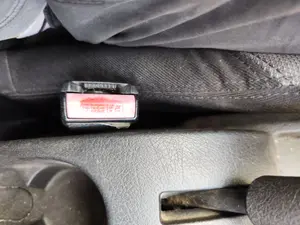 Foto de ENGANCHE CINTURON DELANTERO IZQUIERDO PEUGEOT 207 1.4  (73 CV / 54 KW)
