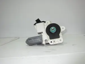 Foto de MOTOR ELEVALUNAS TRASERO IZQUIERDO OPEL VECTRA C BERLINA 1.9 16V CDTI CAT (Z 19 DTH / LRD) (150 CV / 110 KW) referencia 0536007702 foto 4