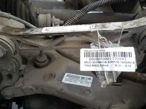 Foto de BRAZO SUSPENSION SUPERIOR TRASERO IZQUIERDO TESLA MODEL S eléctrico 270 kW (367 CV / 270 KW)