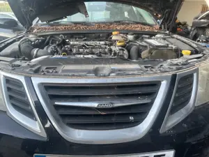 Foto de REJILLA DELANTERA SAAB 9-3 BERLINA 1.9 TiD CAT (150 CV / 110 KW)