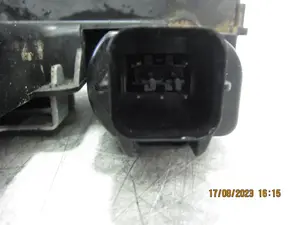 Foto de CERRADURA PUERTA TRASERA IZQUIERDA KIA CERATO (LD) 2.0 Turbodiesel CAT (113 CV / 83 KW) referencia LH1 foto 2