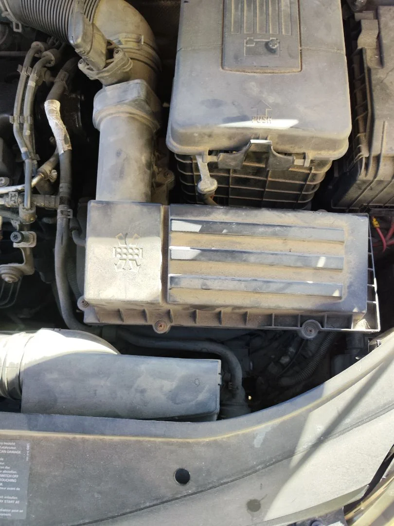 Foto de CAJA FILTRO AIRE VOLKSWAGEN GOLF PLUS V (5M1) 1.9 TDI (105 CV / 77 KW)