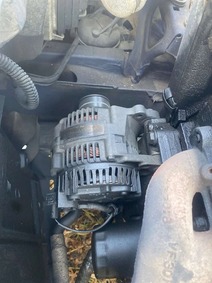 Foto de ALTERNADOR VOLKSWAGEN POLO III (6N1) 1.4 (60 CV / 44 KW) referencia 028903018AV