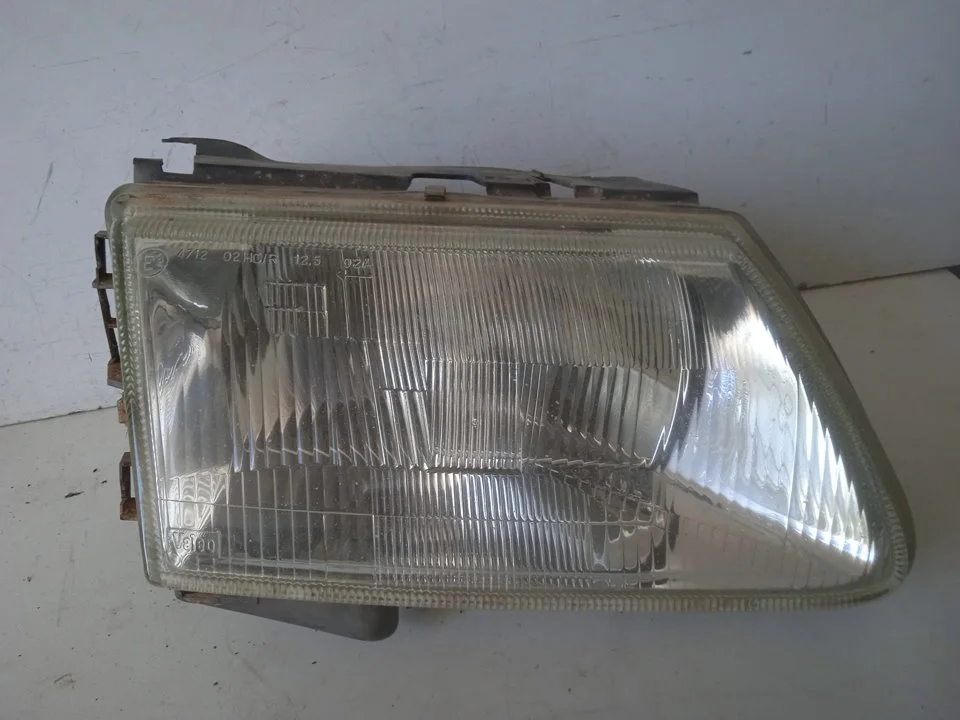 Foto de FARO DERECHO CITROEN SAXO referencia 4712