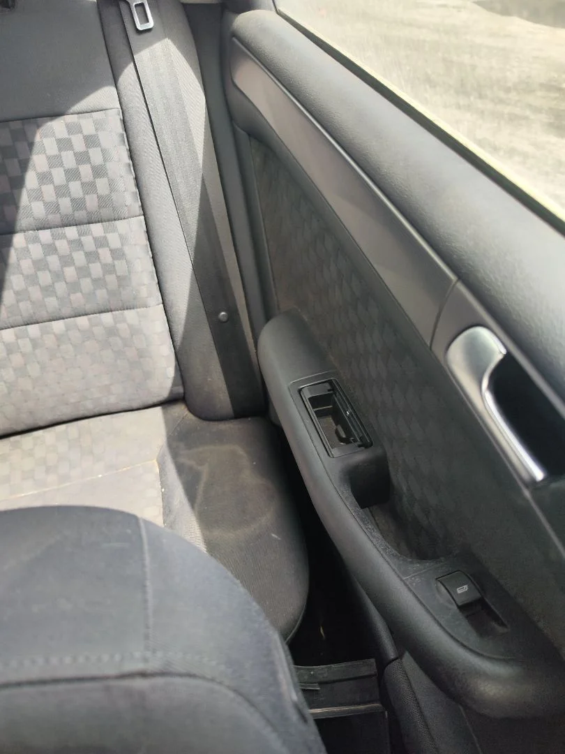 Foto de GUARNECIDO PUERTA TRASERA IZQUIERDA AUDI A6 BERLINA (4B2) 2.5 V6 24V TDI (180 CV / 132 KW) referencia 4B0867303A FKZ