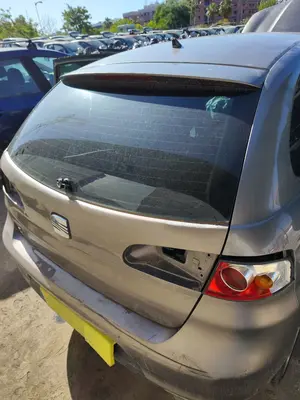 Foto de PORTON TRASERO SEAT IBIZA (6L1) 1.9 TDI (101 CV / 74 KW) foto 2
