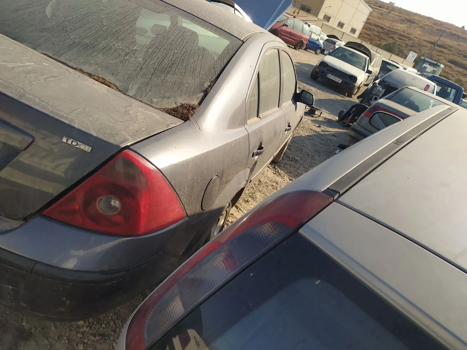 Foto de TAPA EXTERIOR COMBUSTIBLE FORD MONDEO BERLINA (GE) 2.0 TDCi CAT (131 CV / 96 KW) referencia 1205700