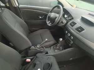 Foto de CALEFACCION ENTERA NORMAL RENAULT MEGANE III BERLINA 5P 1.6 16V CAT (101 CV / 74 KW)