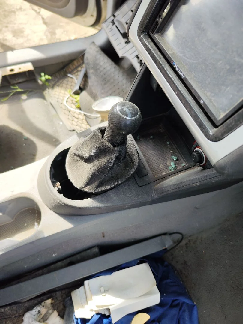 Foto de PALANCA CAMBIO VOLKSWAGEN CADDY (2K)(02.2004) 1.9 TDI (BSU) (75 CV / 55 KW)
