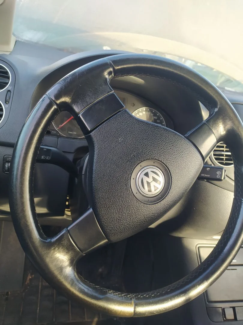 Foto de VOLANTE VOLKSWAGEN GOLF PLUS V (5M1) 1.9 TDI (105 CV / 77 KW)