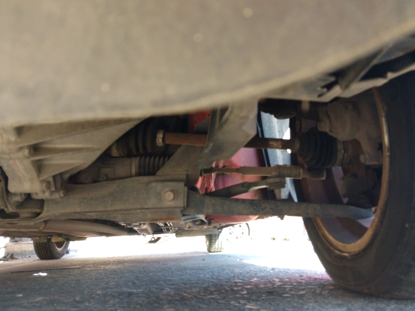 Foto de TRANSMISION DELANTERA IZQUIERDA PEUGEOT 107 1.0 CAT (384F) (68 CV / 50 KW)