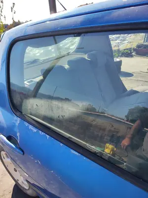 Foto de LUNA TRASERA DERECHA PEUGEOT 307 BERLINA (S2) 1.6 16V HDi (90 CV / 66 KW) referencia 9204H8 foto 2