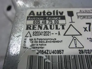 Foto de CENTRALITA AIRBAG RENAULT LAGUNA II (BG0) 2.0 16V IDE (140 CV / 103 KW) referencia 8200412021A foto 4