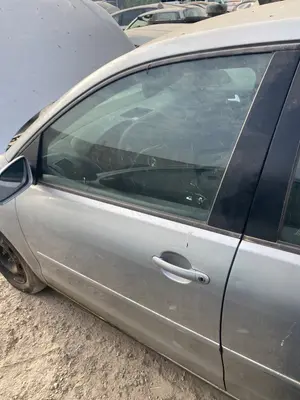 Foto de PUERTA DELANTERA IZQUIERDA VOLKSWAGEN POLO IV (9N3) 1.4 FSI (86 CV / 63 KW)