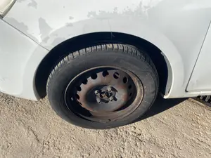 Foto de JUEGO LLANTAS RENAULT CLIO III 1.5 dCi Diesel (68 CV / 50 KW)