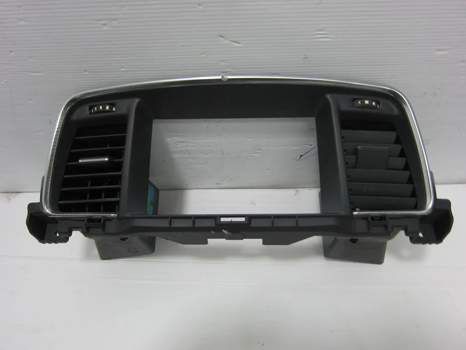 Foto de REJILLA AIREADORA PEUGEOT 508 2.0 16V HDi FAP (140 CV / 103 KW) referencia 9686457877