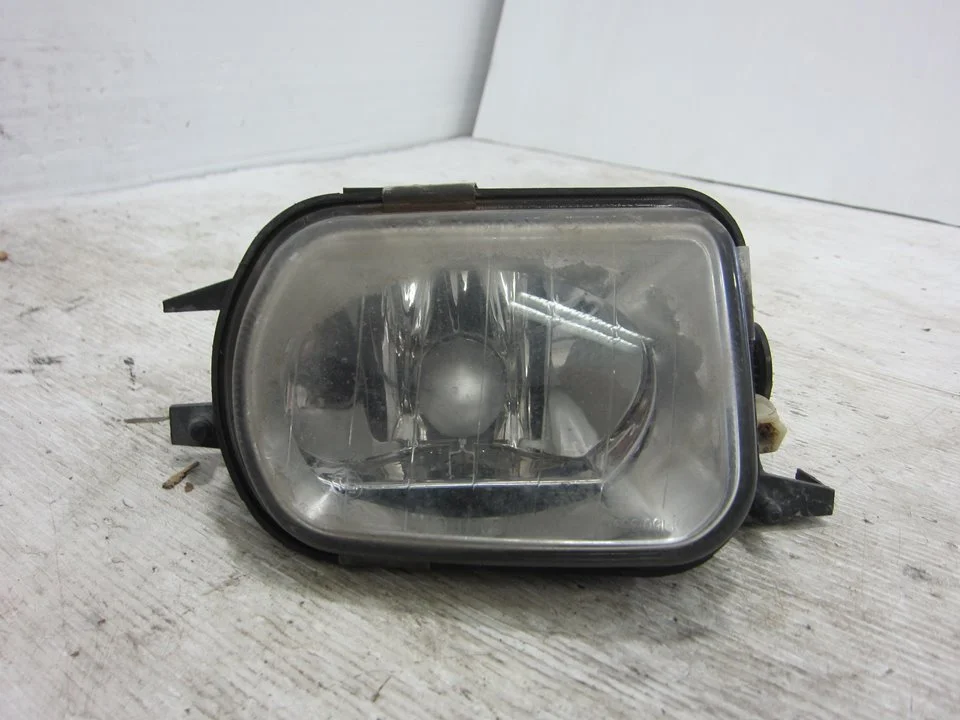 Foto de FARO ANTINIEBLA IZQUIERDO MERCEDES-BENZ CLK (BM 209) COUPE 2.7 CDI 20V CAT (170 CV / 125 KW) referencia 15099900