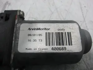 Foto de ELEVALUNAS TRASERO DERECHO NISSAN ALMERA (N16/E) 1.8 16V CAT (116 CV / 85 KW) referencia 400689 foto 4