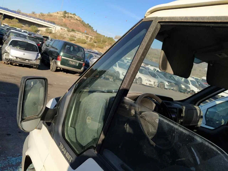Foto de LUNA CUSTODIA DELANTERA IZQUIERDA FORD TRANSIT CAJA ABIERTA (FY) 2.4 TDE CAT (120 CV / 88 KW)