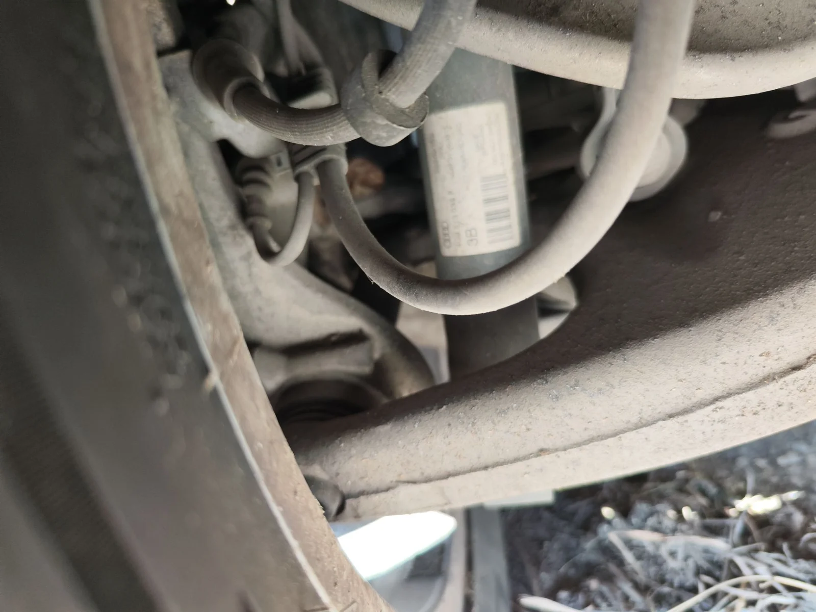 Foto de BRAZO SUSPENSION TRASERO IZQUIERDO AUDI A6 AVANT (4GD) 2.0 16V TDI (190 CV / 140 KW) referencia 8R0505311F