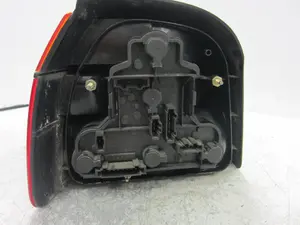 Foto de PILOTO TRASERO DERECHO VOLKSWAGEN GOLF III (1H1)(11.1991) 1.9 TDI (90 CV / 66 KW) referencia 1H6945112D foto 4