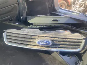 Foto de REJILLA DELANTERA FORD KUGA (CBV) 2.0 TDCi CAT (136 CV / 100 KW)