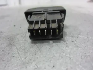 Foto de INTERRUPTOR RENAULT MEGANE I FASE 2 CLASSIC (LA...) 1.4 16V (95 CV / 70 KW) referencia 429993B foto 4