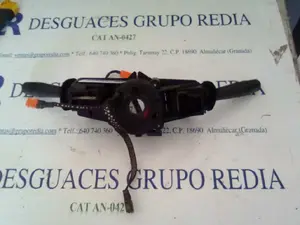 Foto de MANDO MULTIFUNCION CITROEN XSARA BERLINA 1.9 Turbodiesel (90 CV / 66 KW) foto 2
