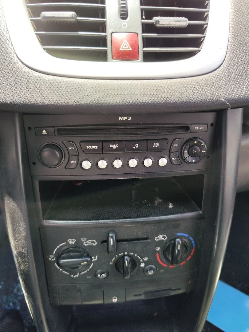 Foto de SISTEMA AUDIO / RADIO CD PEUGEOT 207 1.4 (73 CV / 54 KW)