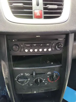 Foto de SISTEMA AUDIO / RADIO CD PEUGEOT 207 1.4  (73 CV / 54 KW)