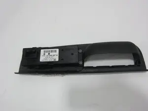 Foto de MANDO ELEVALUNAS DELANTERO IZQUIERDO VOLKSWAGEN GOLF IV BERLINA (1J1)(10.1997) referencia 1J3959857B foto 5