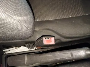 Foto de ENGANCHE CINTURON DELANTERO IZQUIERDO FORD TRANSIT CUSTOM FURGÓN (TTF)