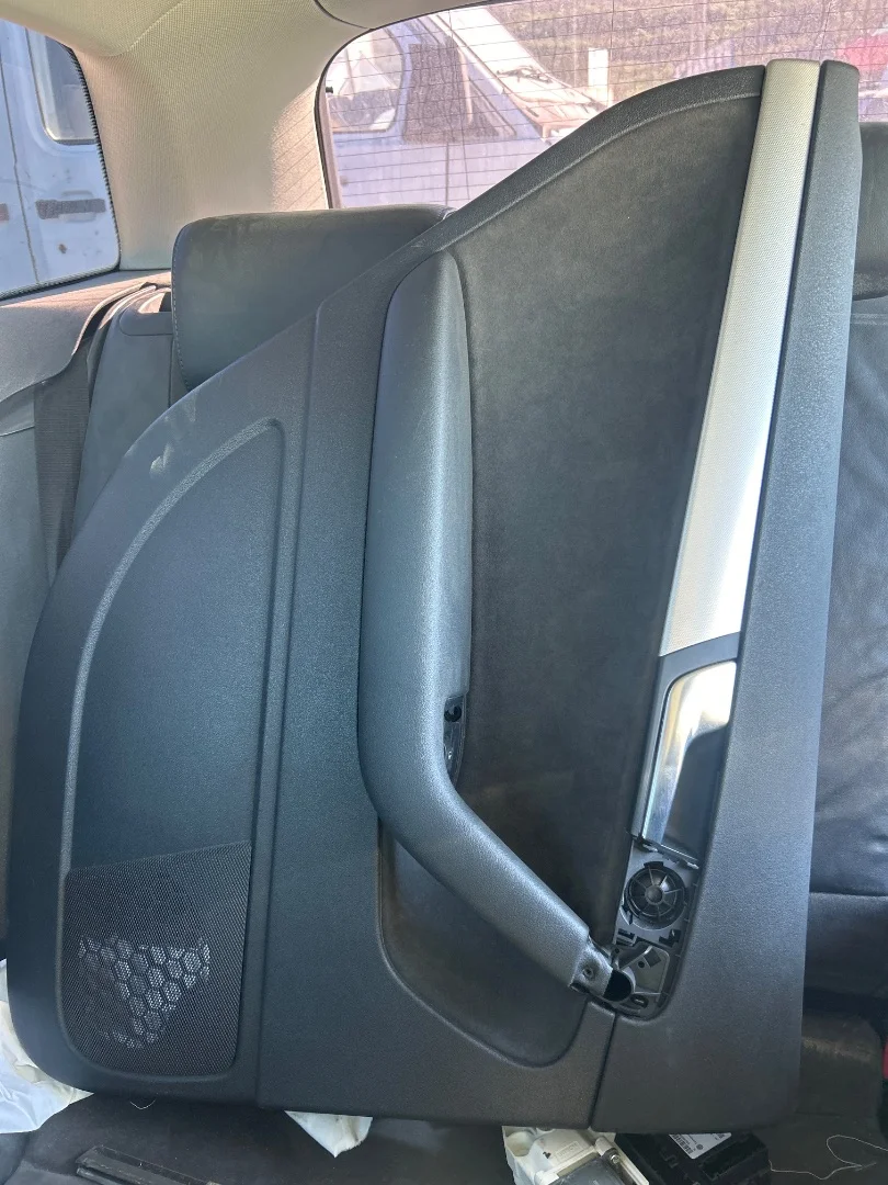 Foto de GUARNECIDO PUERTA TRASERA IZQUIERDA AUDI A3 SPORTBACK (8PA) 2.0 16V TFSI (200 CV / 147 KW) referencia 8P4867303D FKZ