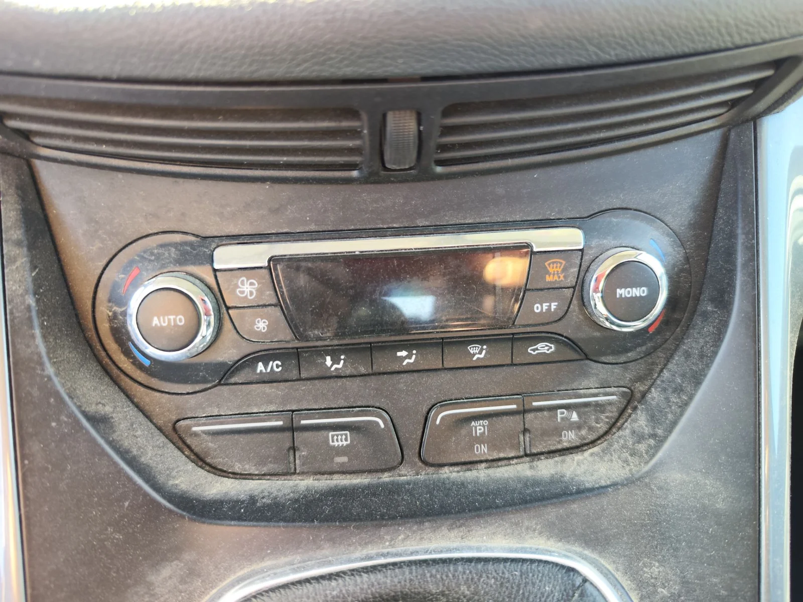 Foto de MANDO CALEFACCION / AIRE ACONDICIONADO FORD C-MAX (CB7) 1.6 TDCi CAT (116 CV / 85 KW)