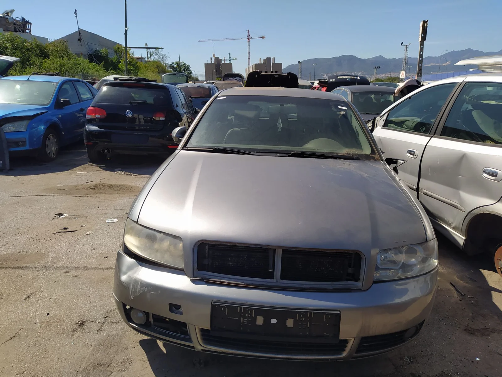 Foto de FARO ANTINIEBLA DERECHO AUDI A4 BERLINA (8E) 1.9 TDI (131 CV / 96 KW) referencia 8E0941700B