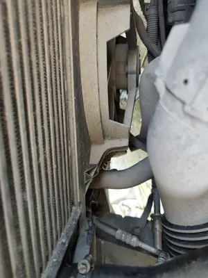 Foto de RADIADOR AGUA NISSAN INTERSTAR (X70) 2.5 dCi Diesel CAT (114 CV / 84 KW)