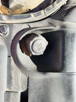 Foto de DEPOSITO EXPANSION RENAULT MEGANE II BERLINA 5P 1.5 dCi Diesel (106 CV / 78 KW)