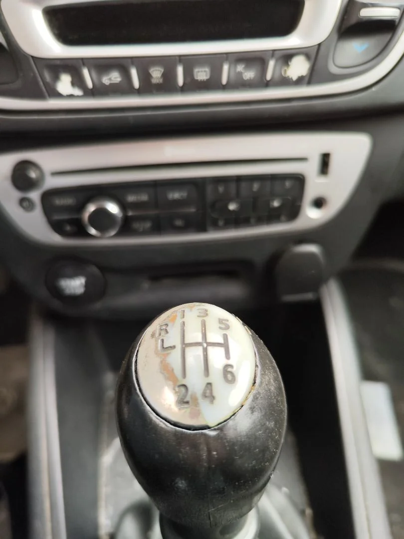Foto de SISTEMA AUDIO / RADIO CD RENAULT MEGANE III BERLINA 5P 1.5 dCi Diesel FAP (110 CV / 81 KW)