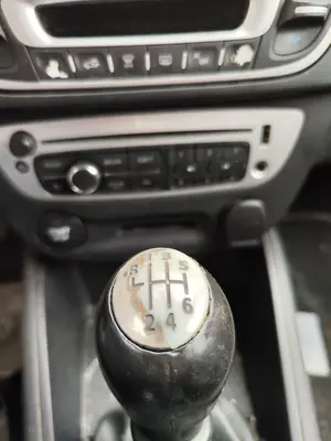 Foto de SISTEMA AUDIO / RADIO CD RENAULT MEGANE III BERLINA 5P 1.5 dCi Diesel FAP (110 CV / 81 KW)