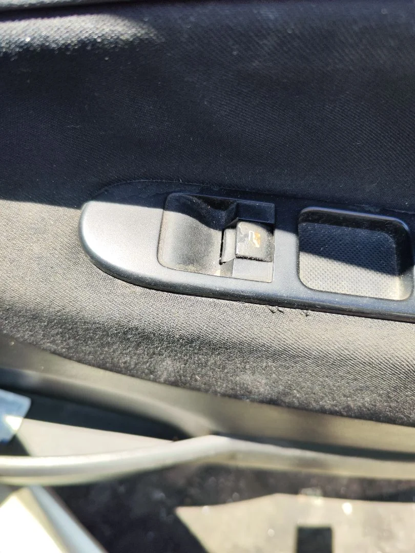 Foto de MANDO ELEVALUNAS DELANTERO DERECHO PEUGEOT 207 1.4 (73 CV / 54 KW)