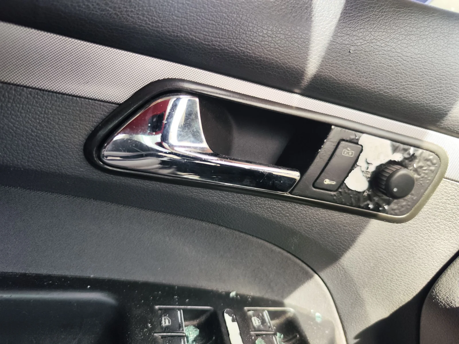 Foto de MANETA INTERIOR DELANTERA IZQUIERDA VOLKSWAGEN TOURAN (1T1) 1.9 TDI (105 CV / 77 KW)