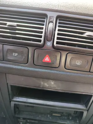 Foto de WARNING VOLKSWAGEN GOLF IV BERLINA (1J1)(10.1997) 1.9 TDI (90 CV / 66 KW)