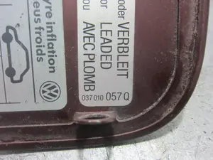 Foto de TAPA EXTERIOR COMBUSTIBLE VOLKSWAGEN GOLF III (1H1)(11.1991) 1.8 (75 CV / 55 KW) referencia 037010057Q foto 2
