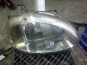 Foto de FARO DERECHO OPEL CORSA B 1.2 16V CAT (X 12 XE / LW4) (65 CV / 48 KW) referencia 90444785